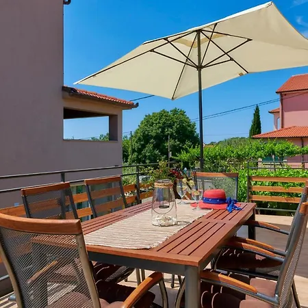 Stunning In With Wifi Apartman Pula